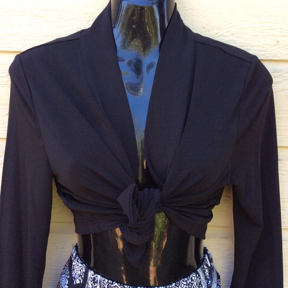 Calvin Klein Black Cardigan Wrap 🌻